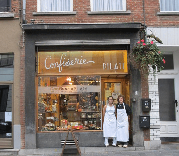 parachutes -chez-pilate-ath-